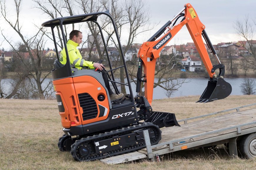 Five Doosan DX17Z Mini-Excavators Part of Aid for Ukraine
